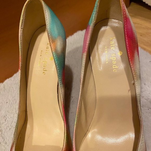 Kate Spade - Size 6.5 - Colorful Heels - Pointed Toe with Bow - Picture 3 of 5